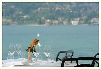 Bella & Restaurant With Private Dock For Mooring Boats 4* Сан-Феліче-дель-Бенако
