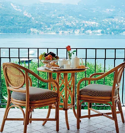 Bella & Restaurant With Private Dock For Mooring Boats 4* Сан-Феліче-дель-Бенако
