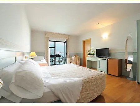 Готель Bella & Restaurant With Private Dock For Mooring Boats 4*