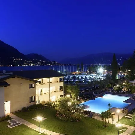 Готель Bella & Restaurant With Private Dock For Mooring Boats 4*