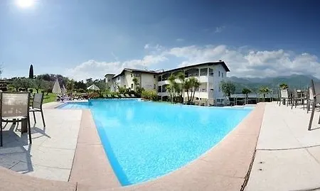 Bella & Restaurant With Private Dock For Mooring Boats 4*