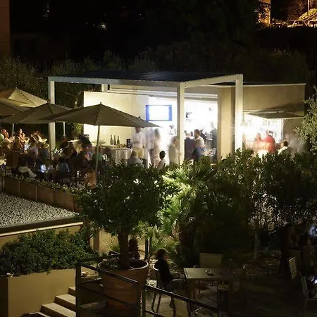 Bella & Restaurant With Private Dock For Mooring Boats מלון סן פליס דל בנאקו