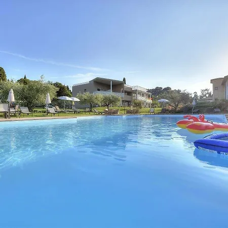 מלון Bella & Restaurant With Private Dock For Mooring Boats